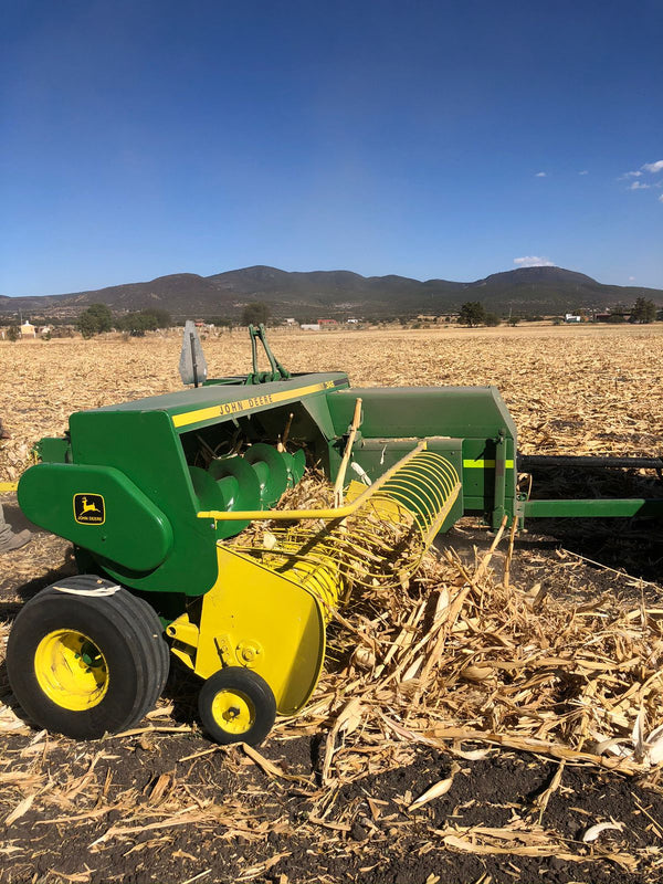 Empacadora de Forraje de Alambre John Deere